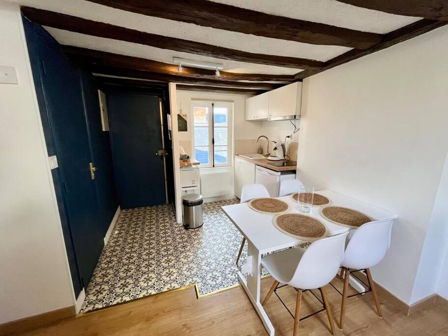Appartement Cosy Hypercentre Place St Pierre โซมูร์ ภายนอก รูปภาพ